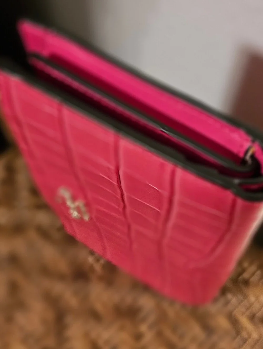 Kate Spade Croc Embossee Pink Leather Wallet EUC